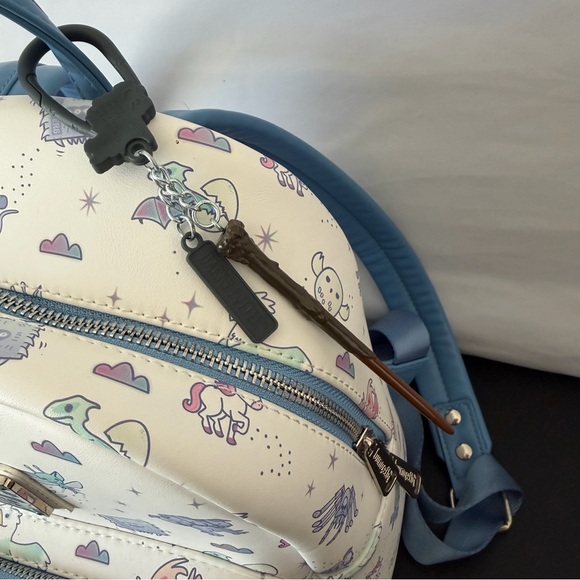 Loungefly HarryĀ Potter Chibi MagicalāCreaturesāMiniāBackpack Rare - Picture 9 of 12